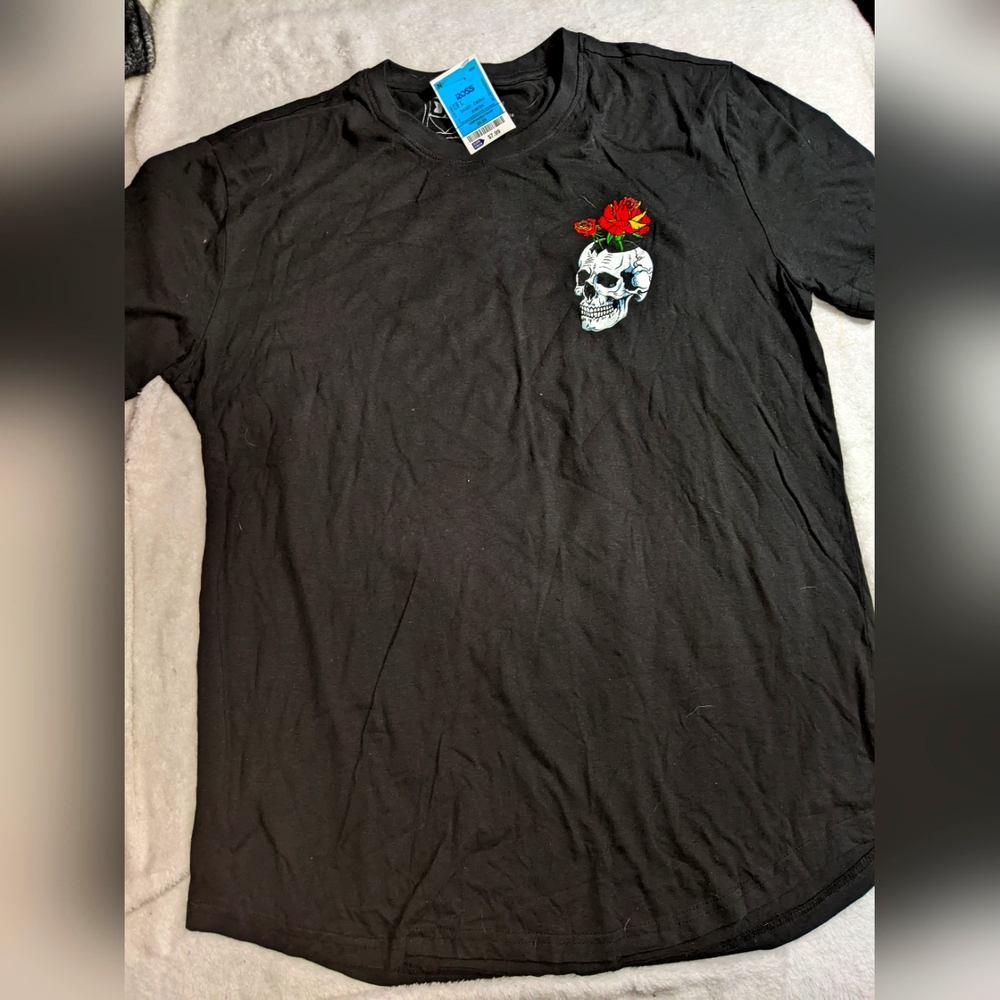 DK graphic tee